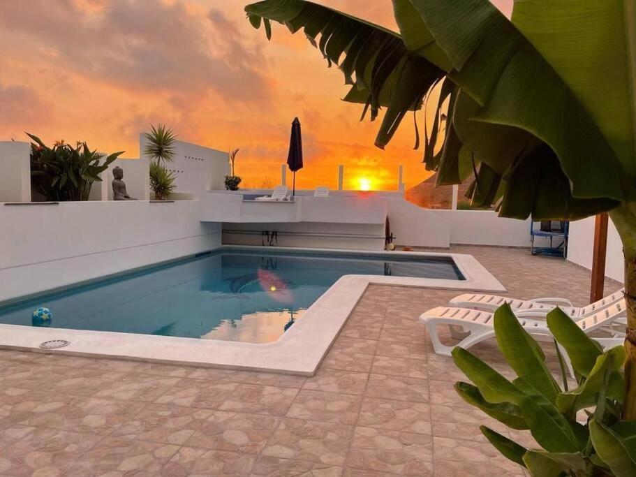 Gezellige Villa Met Prachtig Zicht En Zwembad Arona  Ngoại thất bức ảnh