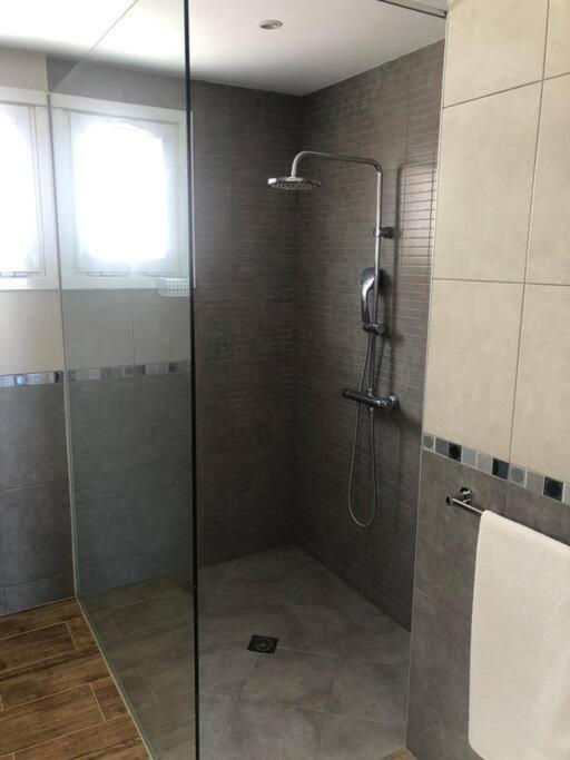 Gezellige Villa Met Prachtig Zicht En Zwembad Arona  Ngoại thất bức ảnh